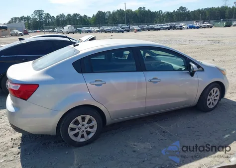 2015 Kia Rio Lx z USA, uszkodzony, nr VIN KNADM4A3XF6442356